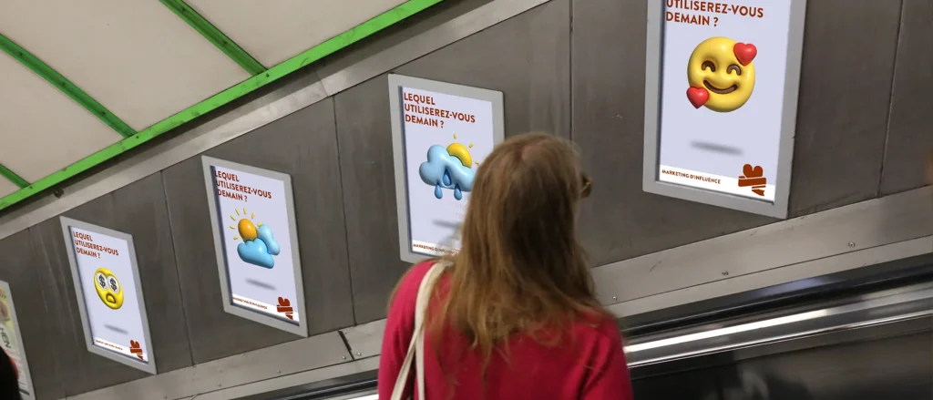 Distribution de flyers pour le Rolex Paris Masters devant l’Accor Arena.