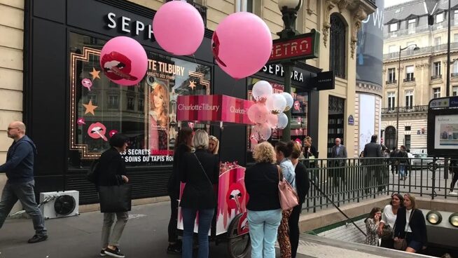 Animation de marque en rue avec dispositif de collecte de contacts