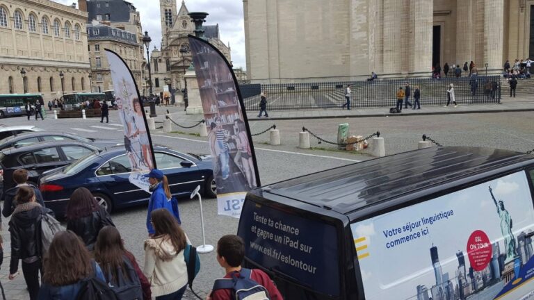 Dispositif de roadshow B2B habillé en centre-ville